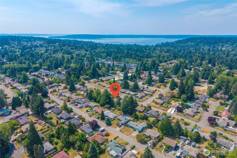 Property photo for 16630 3rd Avenue S, Burien photo 33