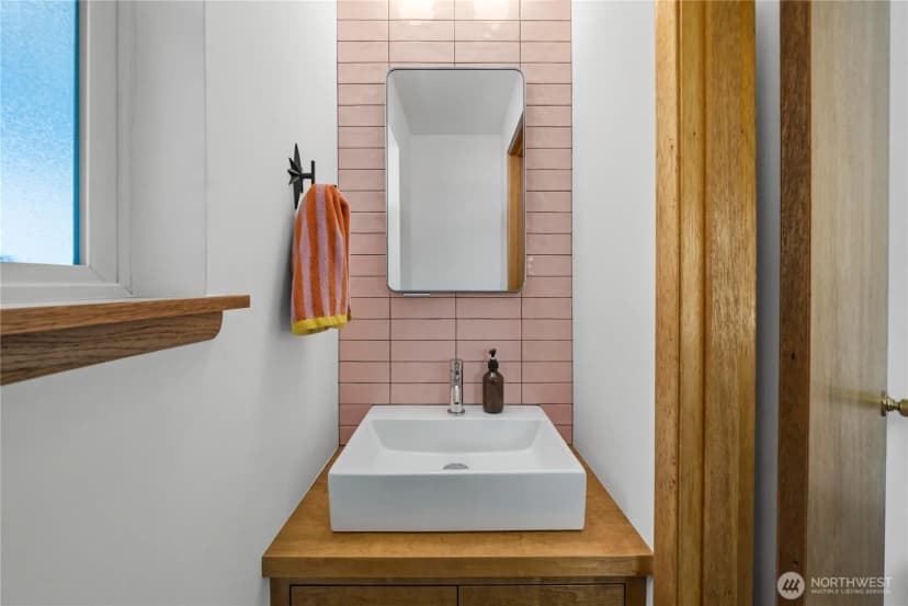 Property photo for 16630 3rd Avenue S, Burien photo 13