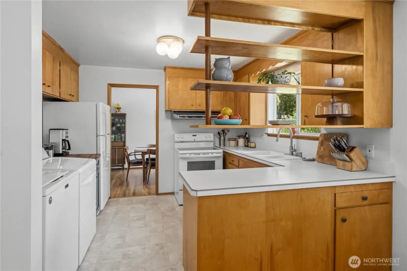Property photo for 16630 3rd Avenue S, Burien photo 18