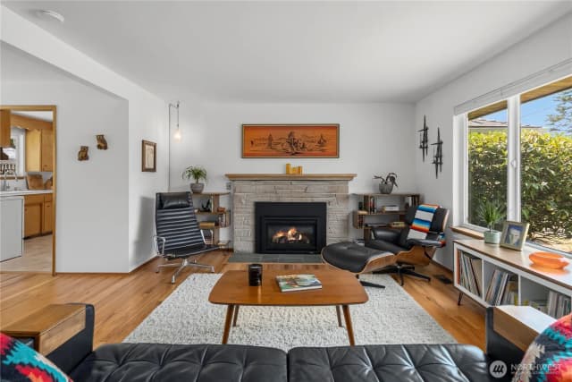 Property photo for 16630 3rd Avenue S, Burien photo 3