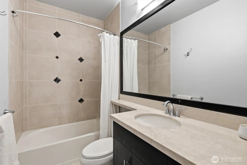 Property photo for 1026 Ne 65th Street #519, Seattle photo 17
