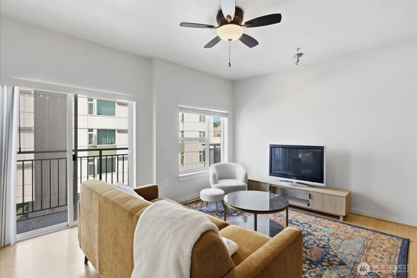 Property photo for 1026 Ne 65th Street #519, Seattle photo 8
