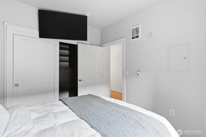 Property photo for 1026 Ne 65th Street #519, Seattle photo 16