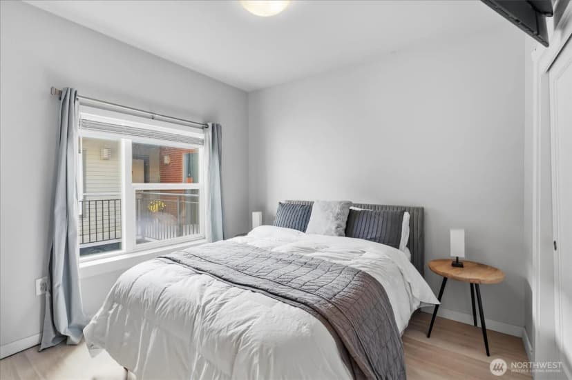 Property photo for 1026 Ne 65th Street #519, Seattle photo 15