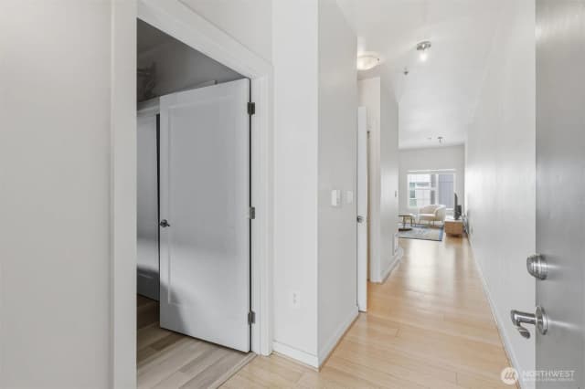 Property photo for 1026 Ne 65th Street #519, Seattle photo 4