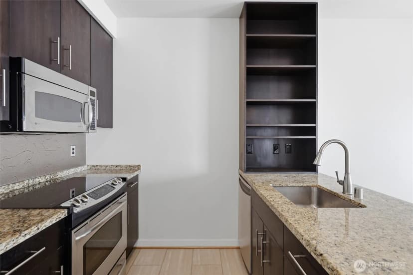 Property photo for 1026 Ne 65th Street #519, Seattle photo 14