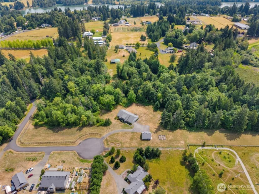 Property photo for 5542 Meadowood Lane Ne, Olympia photo 39