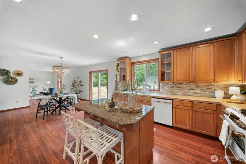 Property photo for 5542 Meadowood Lane Ne, Olympia photo 13