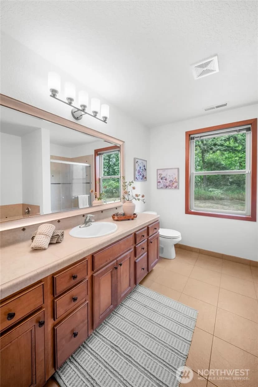 Property photo for 5542 Meadowood Lane Ne, Olympia photo 24