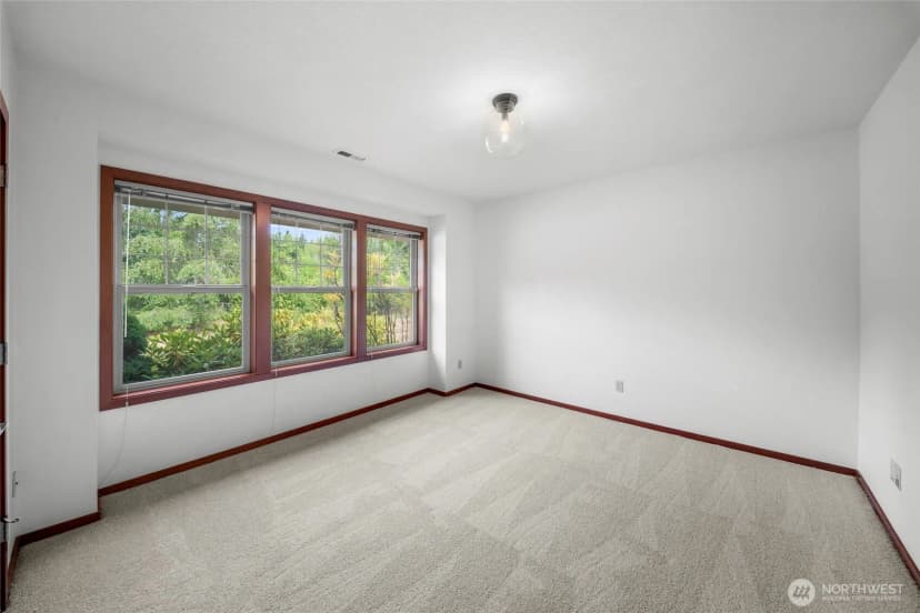 Property photo for 5542 Meadowood Lane Ne, Olympia photo 26