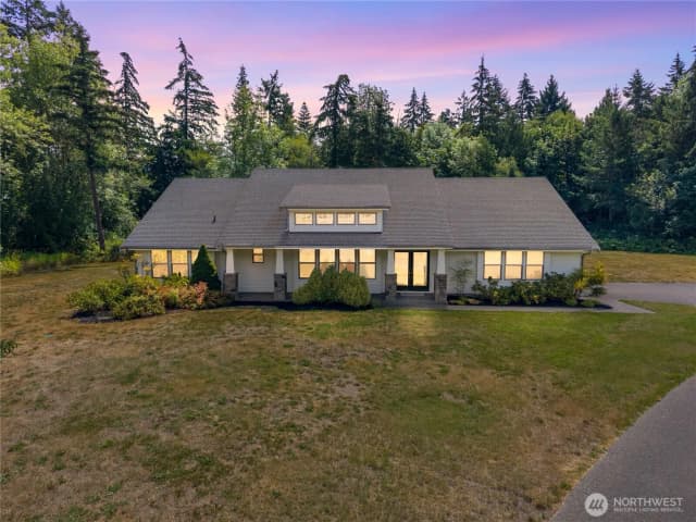 Property photo for 5542 Meadowood Lane Ne, Olympia photo 2