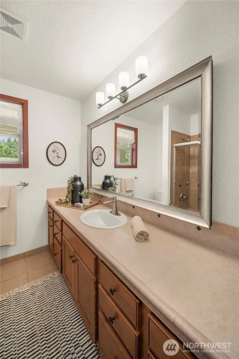 Property photo for 5542 Meadowood Lane Ne, Olympia photo 28