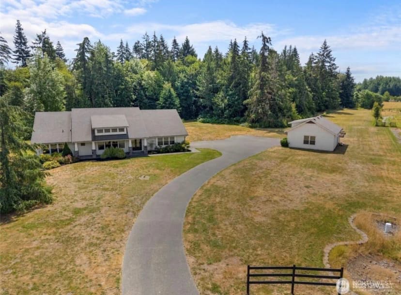 Property photo for 5542 Meadowood Lane Ne, Olympia