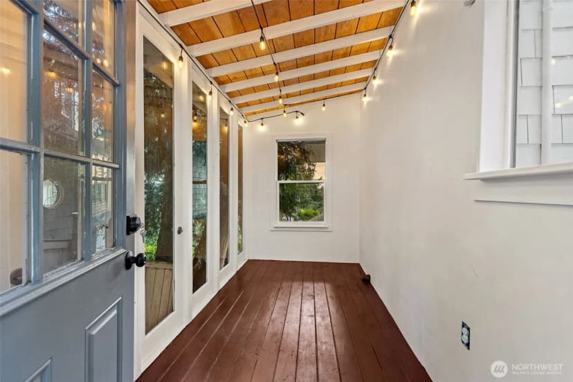 Property photo for 9674 50th Avenue Sw, Seattle photo 31