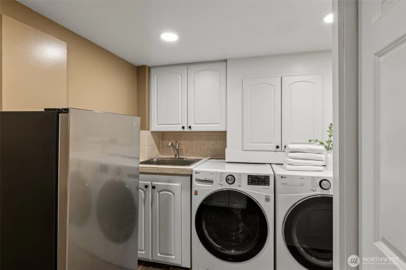 Property photo for 9674 50th Avenue Sw, Seattle photo 14