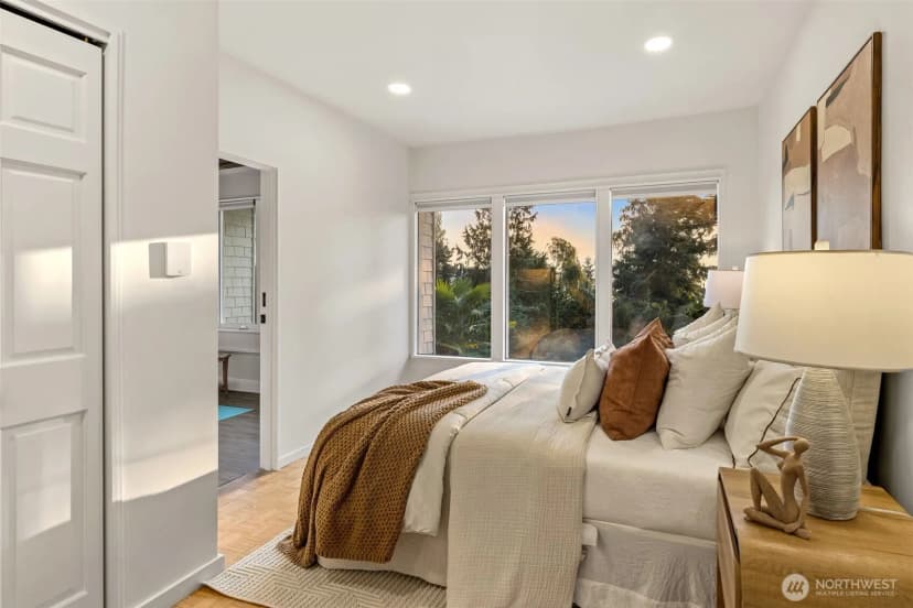 Property photo for 9674 50th Avenue Sw, Seattle photo 16