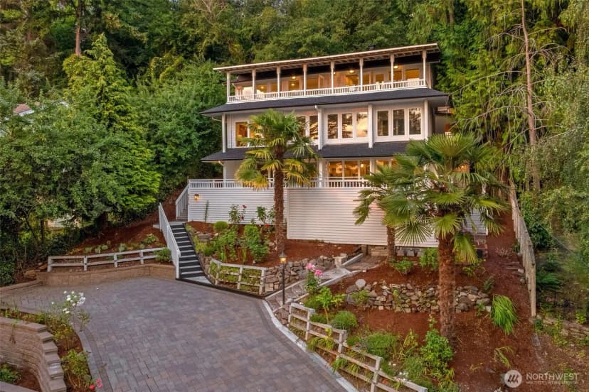 Property photo for 9674 50th Avenue Sw, Seattle