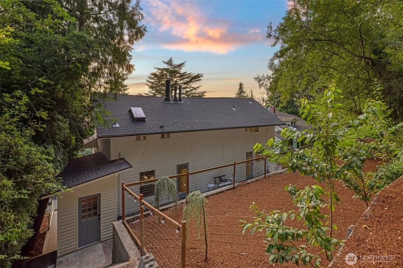 Property photo for 9674 50th Avenue Sw, Seattle photo 40