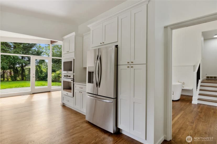 Property photo for 9125 Ne 21st Place, Clyde Hill photo 8