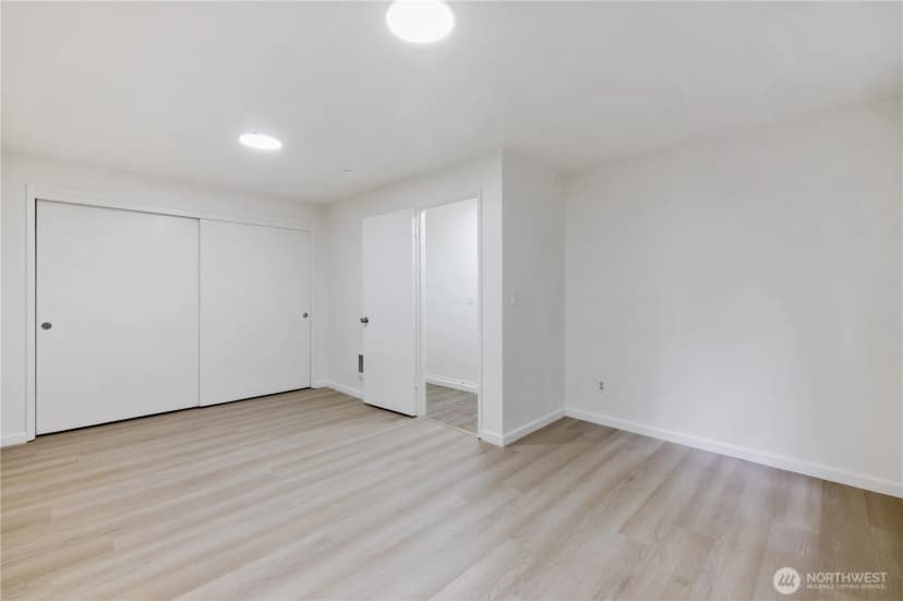 Property photo for 9125 Ne 21st Place, Clyde Hill photo 17