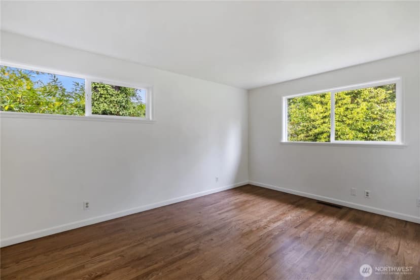 Property photo for 9125 Ne 21st Place, Clyde Hill photo 14