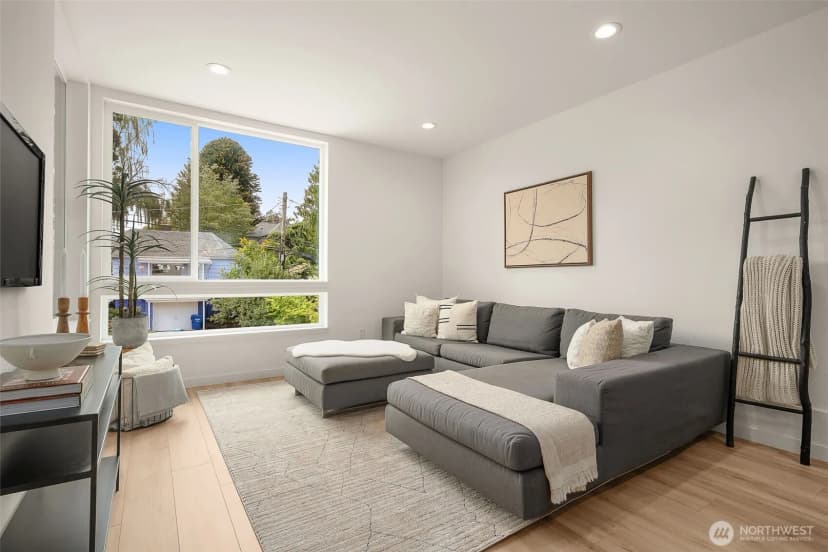 Property photo for 1912 B Ferry Avenue Sw, Seattle photo 5