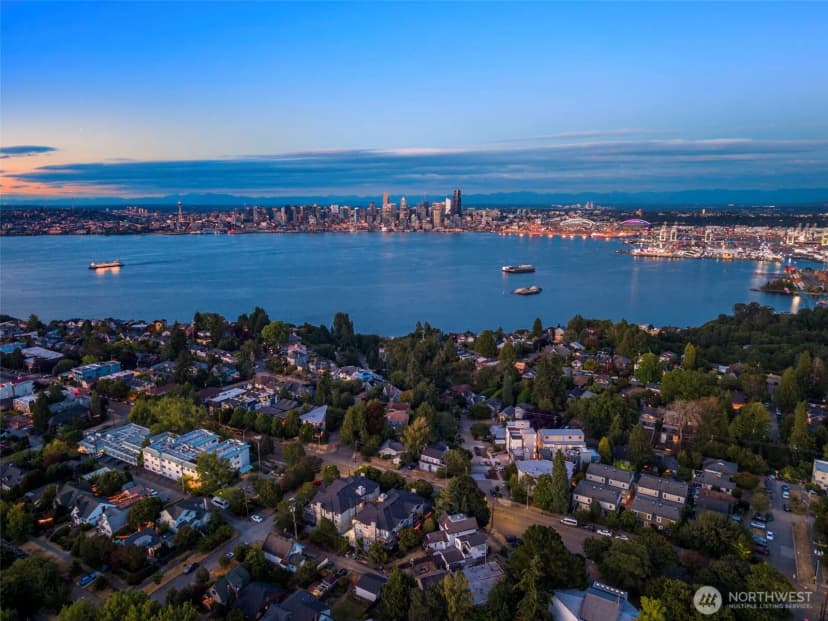 Property photo for 1912 B Ferry Avenue Sw, Seattle photo 3