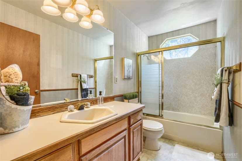 Property photo for 7637 Ne 165th Street, Kenmore photo 12