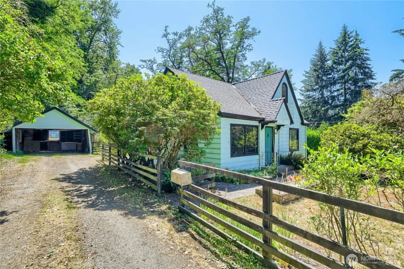 Property photo for 7637 Ne 165th Street, Kenmore photo 4