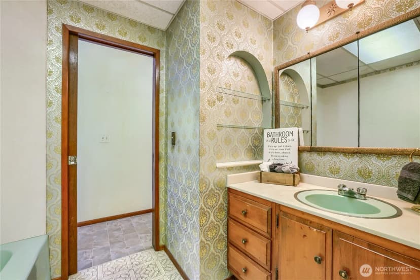 Property photo for 7637 Ne 165th Street, Kenmore photo 18