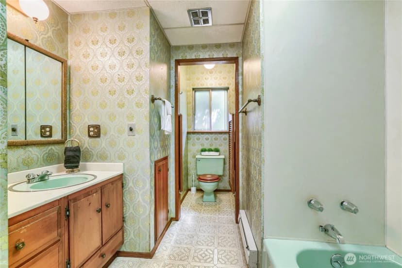 Property photo for 7637 Ne 165th Street, Kenmore photo 17