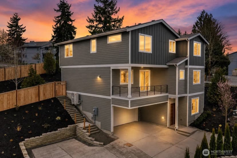 Property photo for 404 Edmonds Ave Ne, Renton photo 2