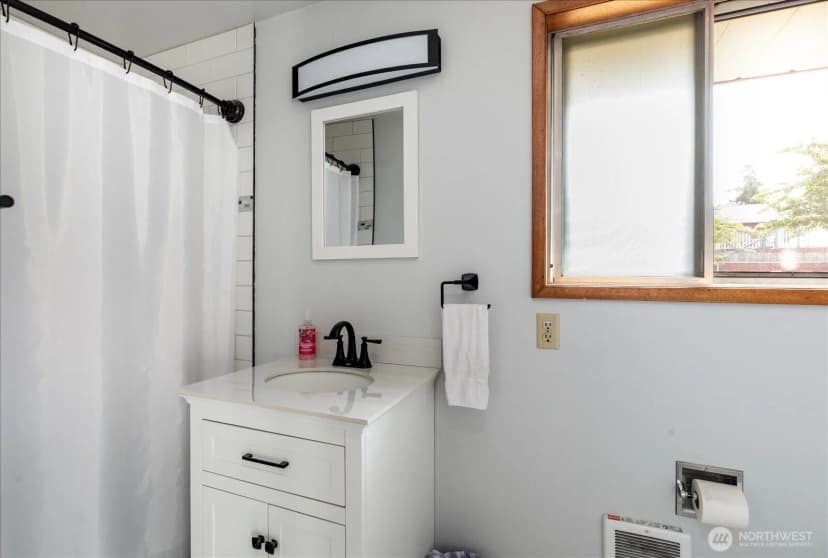 Property photo for 532 Se Pasek Street, Oak Harbor photo 19