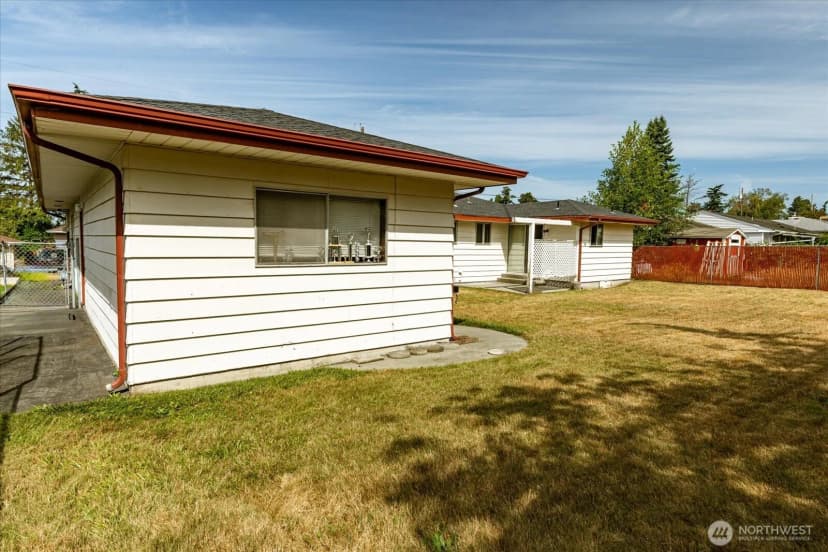 Property photo for 532 Se Pasek Street, Oak Harbor photo 28