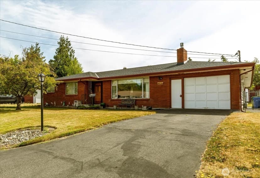 Property photo for 532 Se Pasek Street, Oak Harbor photo 3