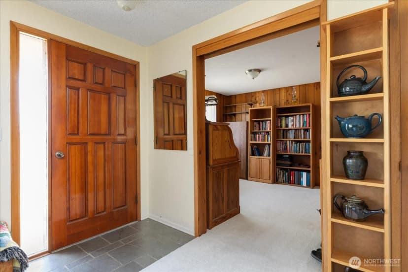 Property photo for 532 Se Pasek Street, Oak Harbor photo 4