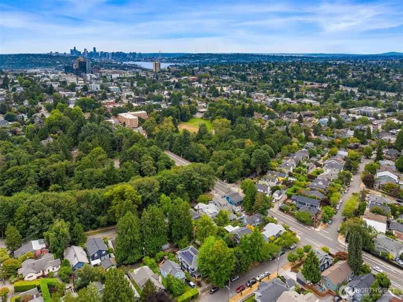 Property photo for 6302 15th Avenue Ne, Seattle photo 35