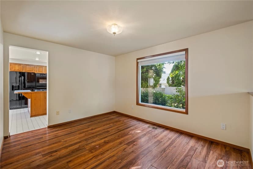 Property photo for 544 Sw Muzzall Street, Oak Harbor photo 11