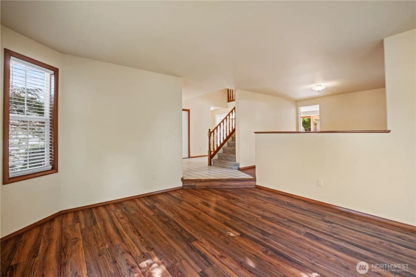 Property photo for 544 Sw Muzzall Street, Oak Harbor photo 12