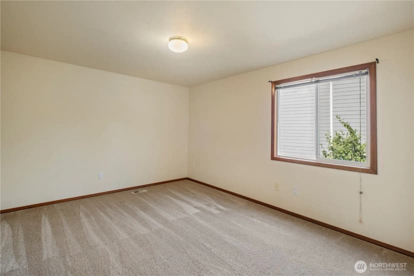 Property photo for 544 Sw Muzzall Street, Oak Harbor photo 28