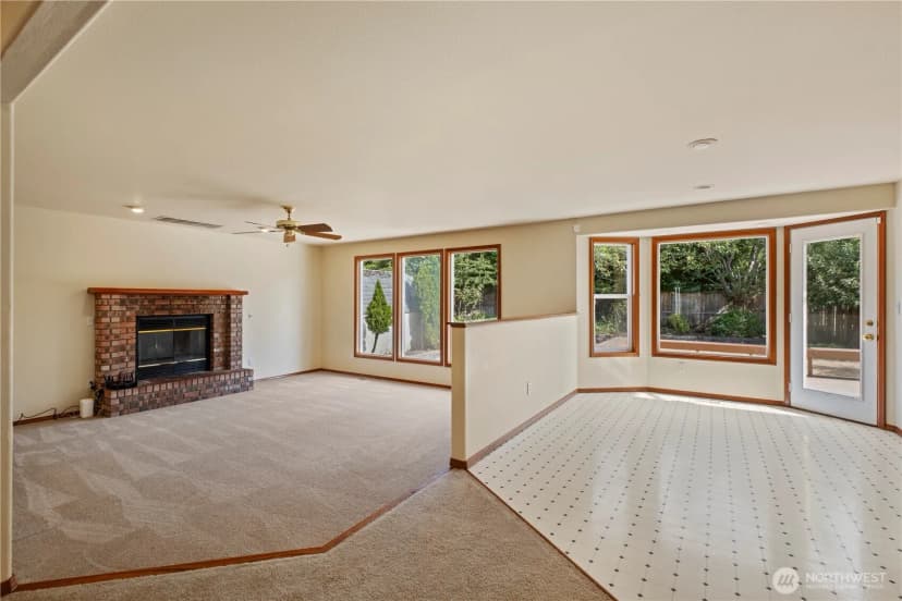 Property photo for 544 Sw Muzzall Street, Oak Harbor photo 2
