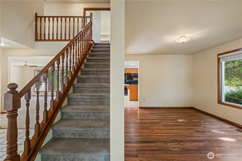 Property photo for 544 Sw Muzzall Street, Oak Harbor photo 6