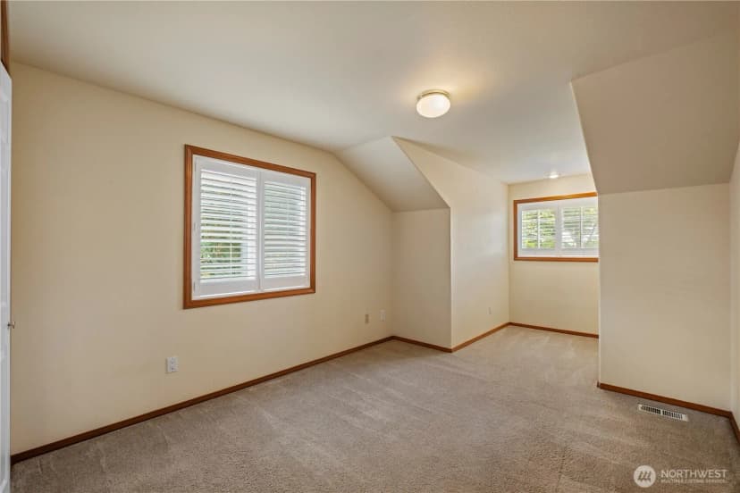 Property photo for 544 Sw Muzzall Street, Oak Harbor photo 21