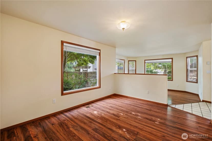 Property photo for 544 Sw Muzzall Street, Oak Harbor photo 13