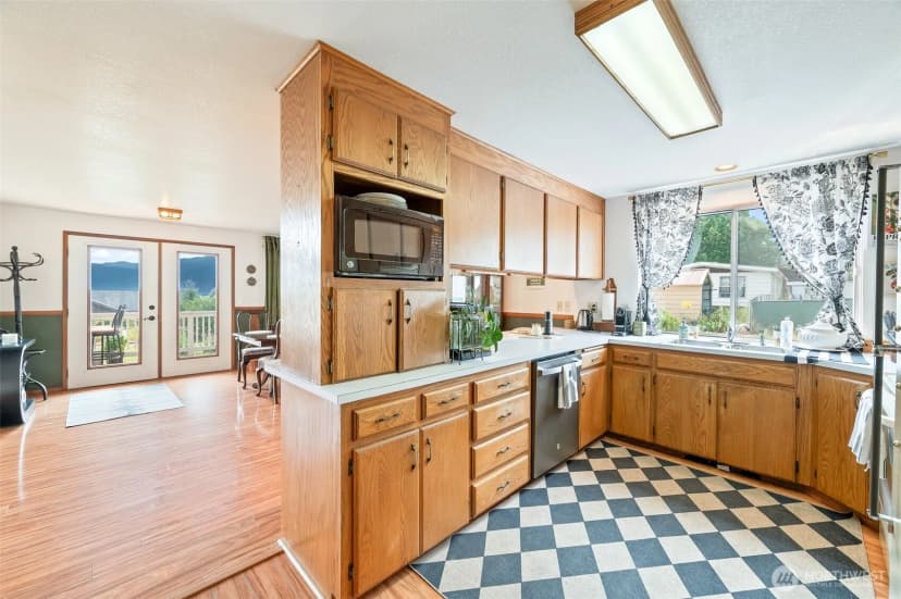 Property photo for 12320 Bergstrasse Road, Leavenworth photo 15