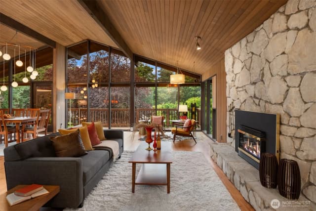 Property photo for 7416 Mercer Terrace Drive, Mercer Island photo 4