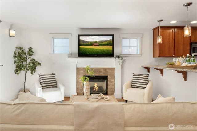 Property photo for 1608 Nw 65th Street #a, Seattle photo 4