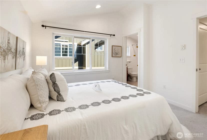 Property photo for 1608 Nw 65th Street #a, Seattle photo 17