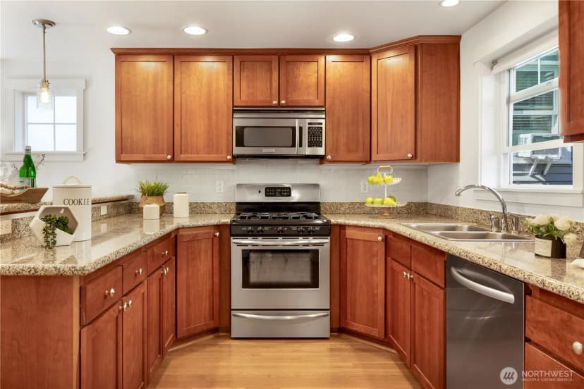 Property photo for 1608 Nw 65th Street #a, Seattle photo 11