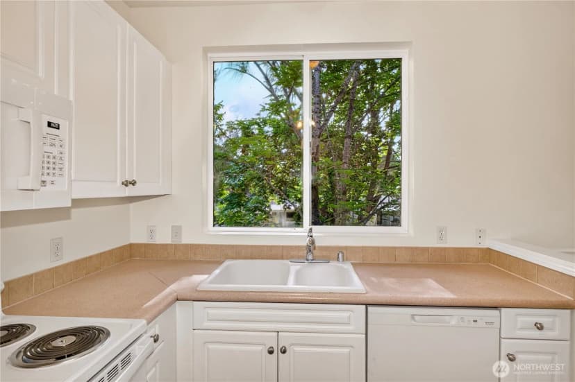 Property photo for 10825 Se 200th Street #f204, Kent photo 10